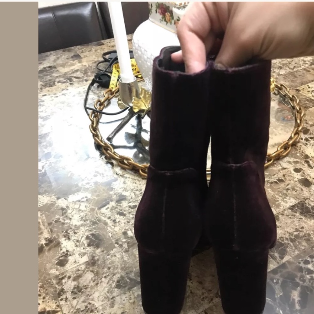 Donna Karan New York Alley Bootie CORDOVAN VELVET - Picture 6 of 8